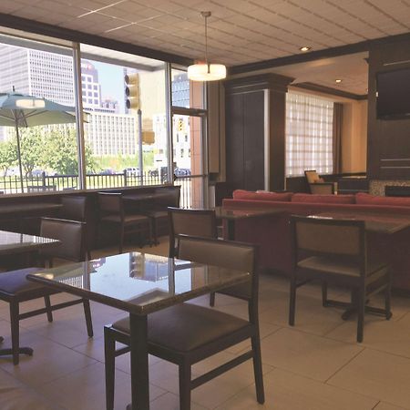 La Quinta Inn & Suites By Wyndham Indianapolis Downtown Экстерьер фото