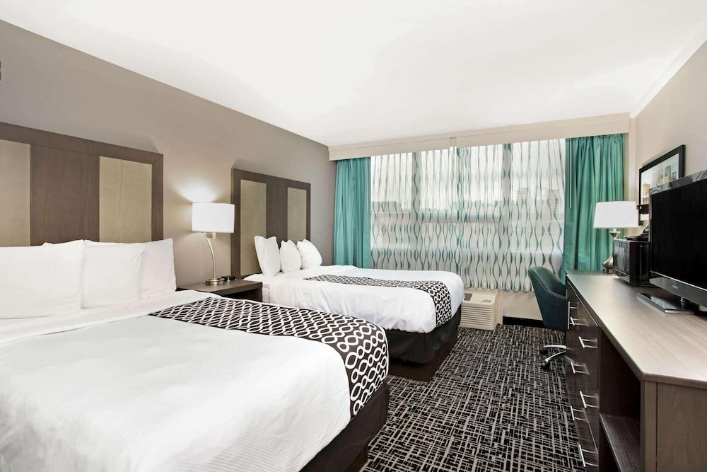 La Quinta Inn & Suites By Wyndham Indianapolis Downtown Экстерьер фото