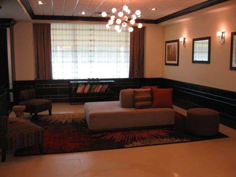 La Quinta Inn & Suites By Wyndham Indianapolis Downtown Экстерьер фото