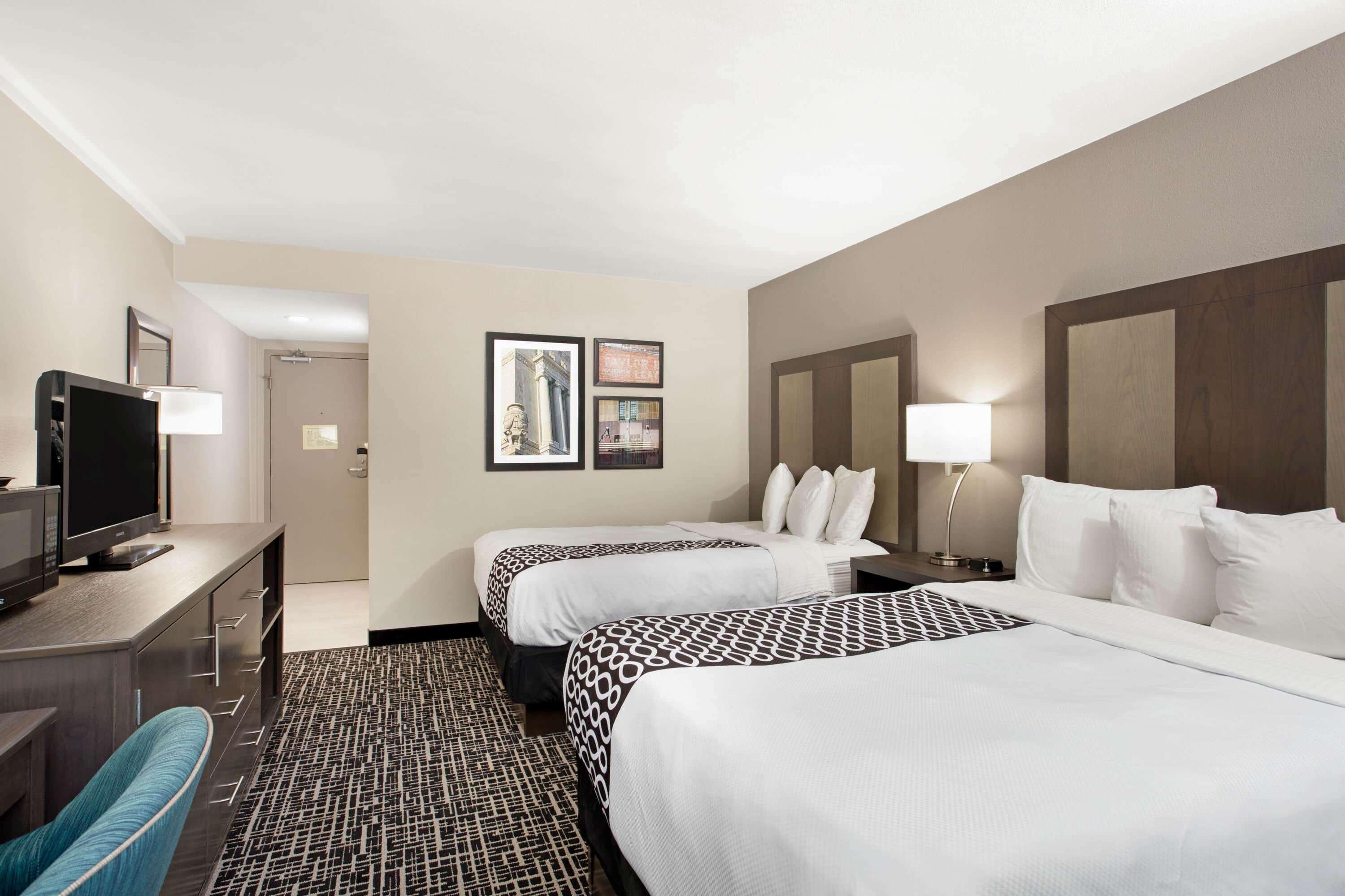 La Quinta Inn & Suites By Wyndham Indianapolis Downtown Экстерьер фото