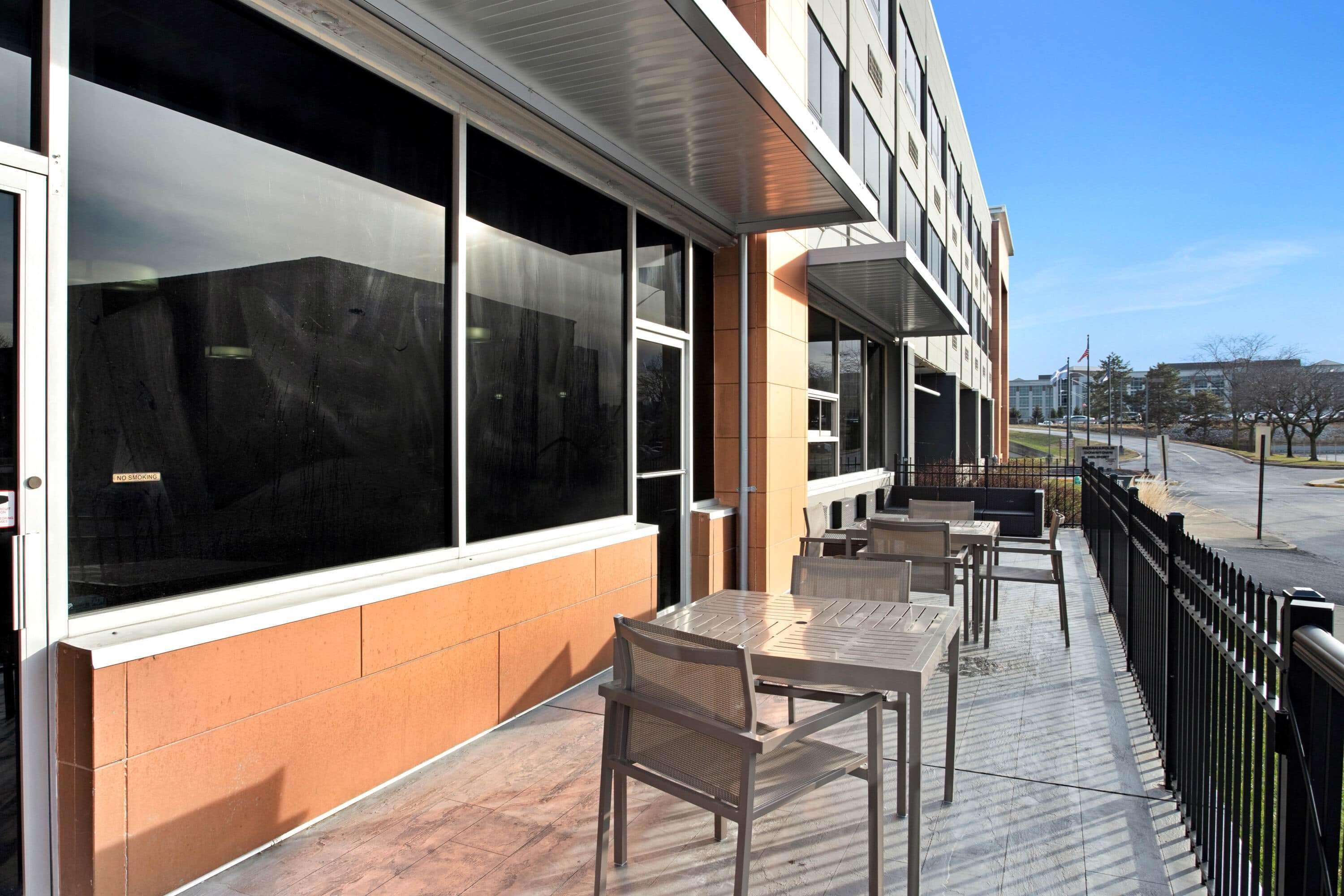 La Quinta Inn & Suites By Wyndham Indianapolis Downtown Экстерьер фото